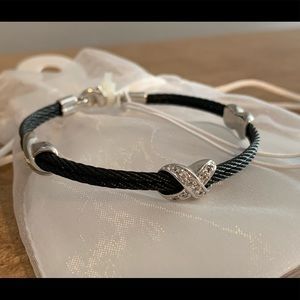 NEW Black and Silver “X” cool bracelet